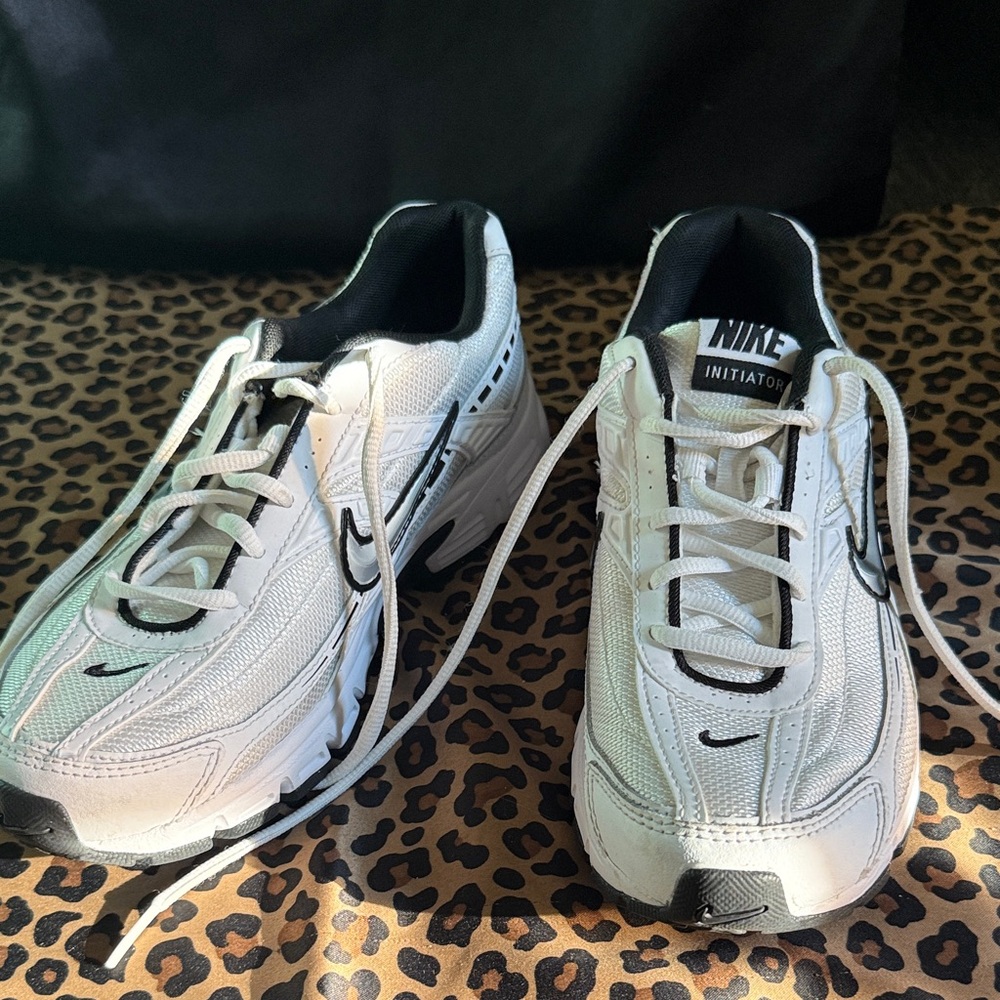 Nike Initiator White and Black Athletic Shoes